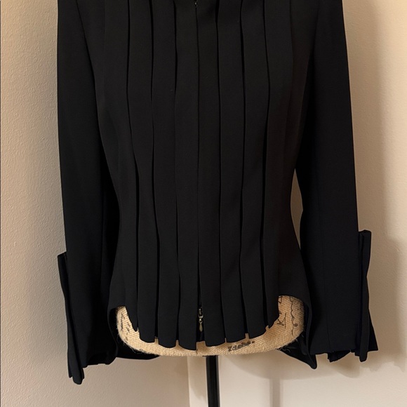 Anne Fontaine Black Pleated Blazer - Picture 4 of 12